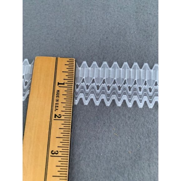 Vintage White Zigzag Lace Trim 1.75" wide 1 yard Long Sewing Craft Supply - Picture 3 of 4